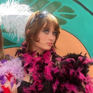 Meet your Posher, Violet